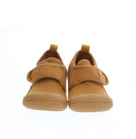 Deportivas respetuosas Skin mostaza de ATTIPAS