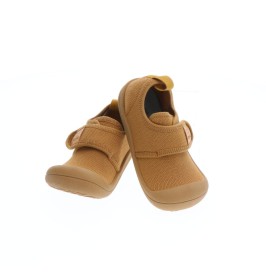 Deportivas respetuosas Skin mostaza de ATTIPAS