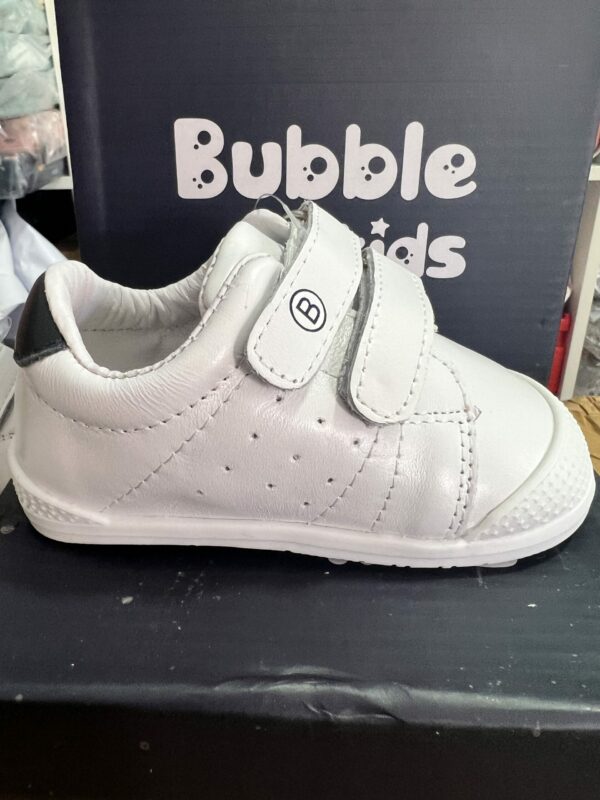 Deportivas blancas azules de dos velcros de Bubble Kids