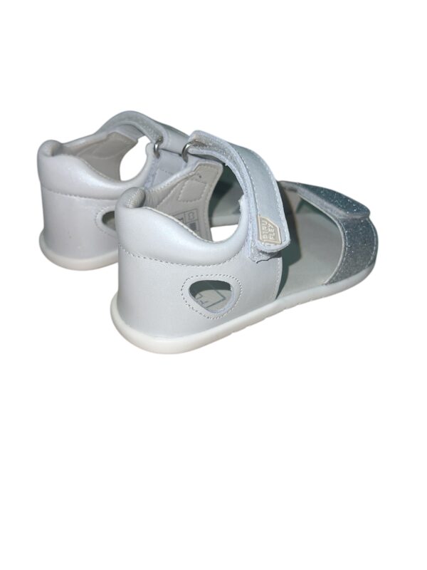 Sandalias perladas con tira plateada de Piruflex - Imagen 5