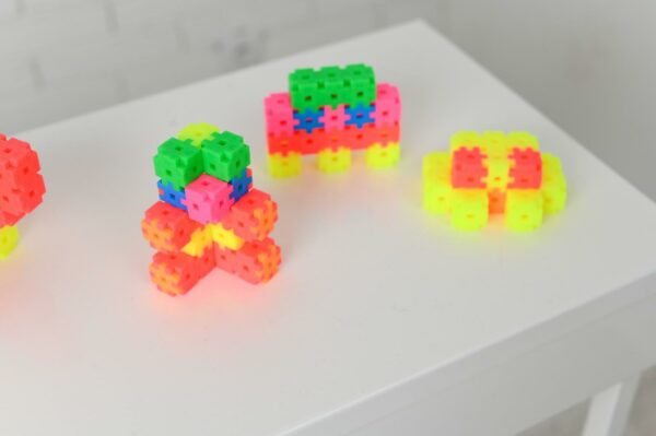Bloques MELI Basic TRAVEL BOX Neon 250 piezas - Imagen 3
