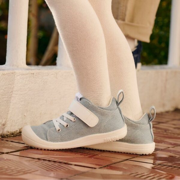 Deportivas respetuosas Denim Skin celeste de ATTIPAS - Imagen 6