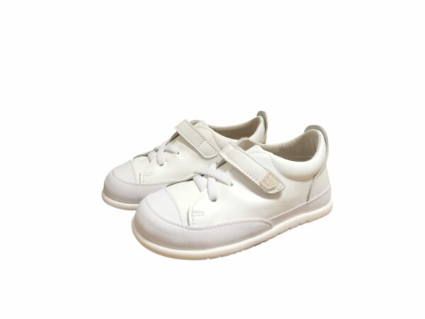 Zapato respetuoso blanco de piel de Piruflex